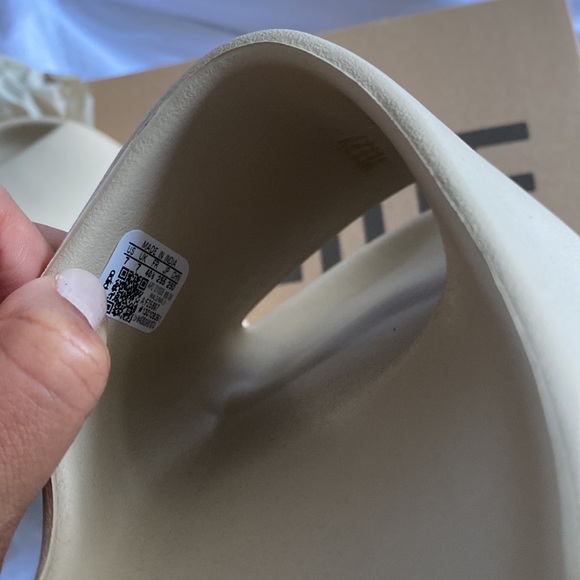Yeezy Slide - Bone - Picture 4 of 5